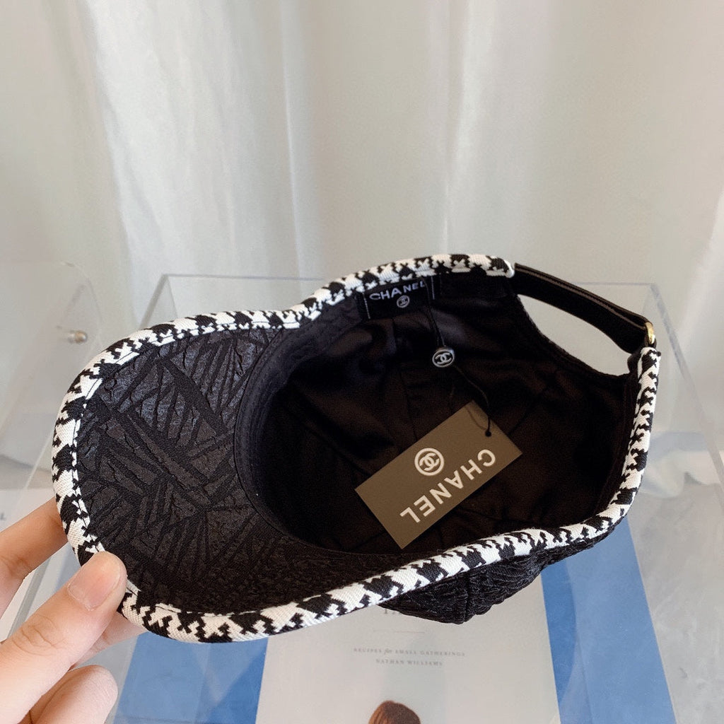 Fashionable Pleated Design Baseball Cap