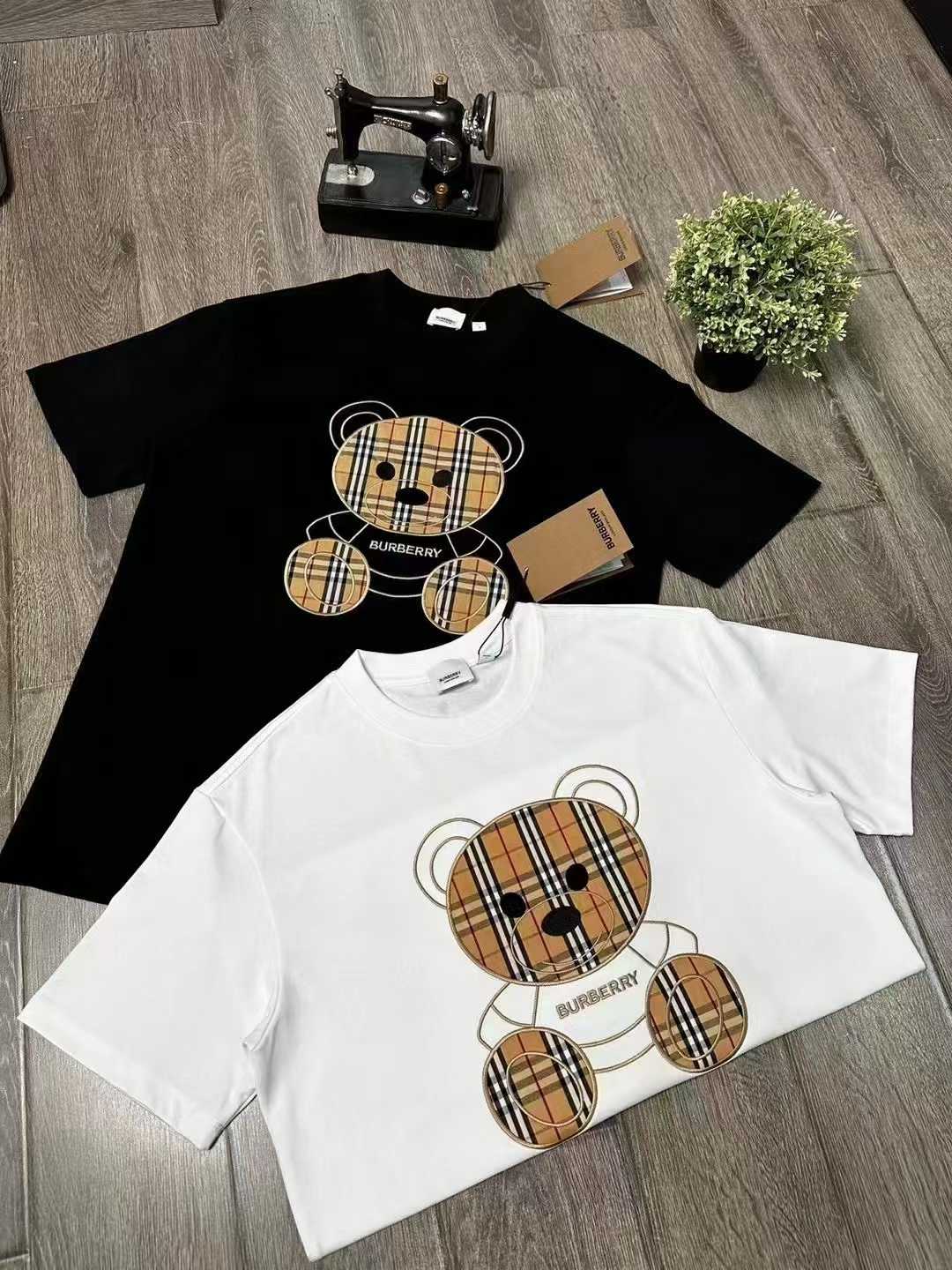Embroidered bear t-shirt