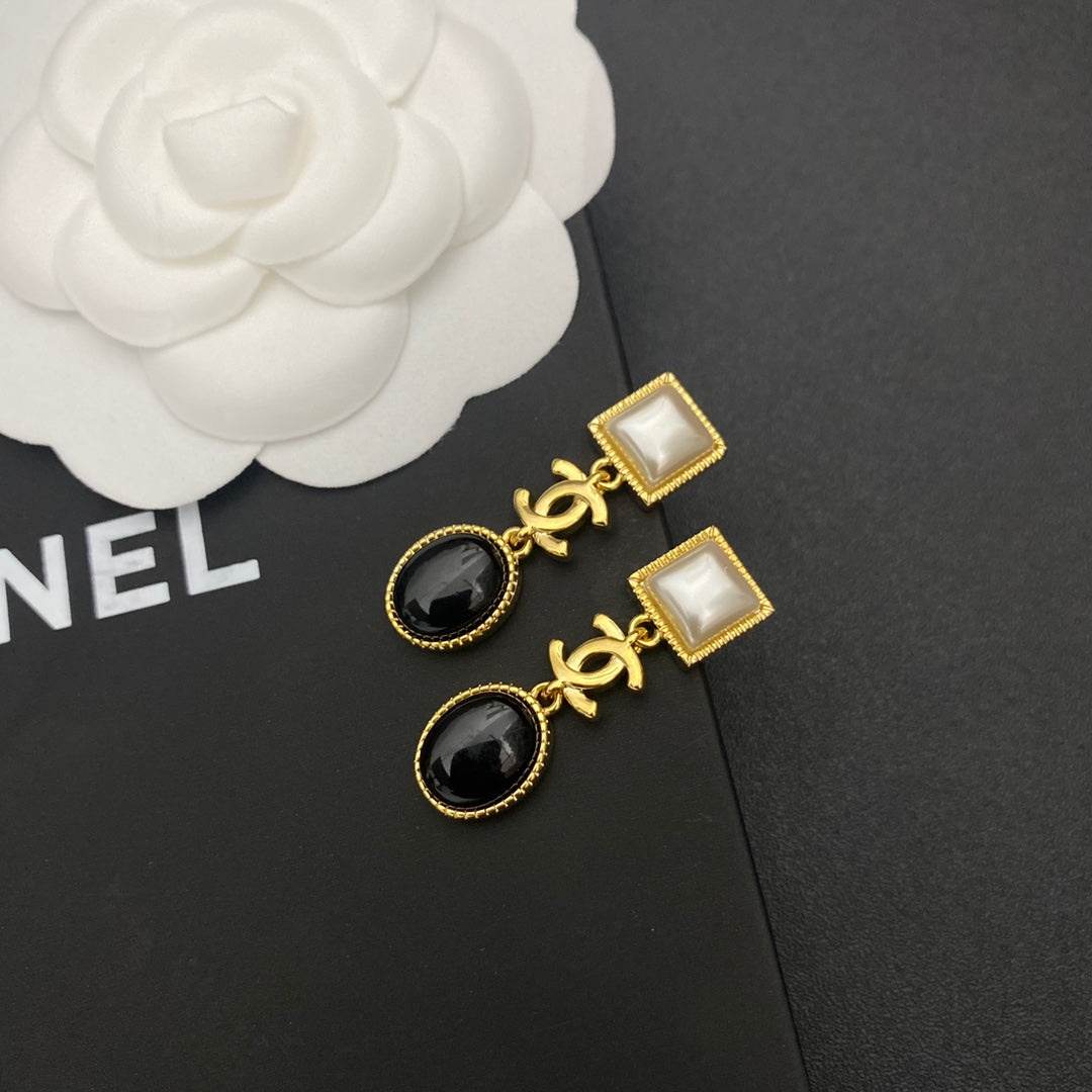 Vintage Noble Stitching Earrings