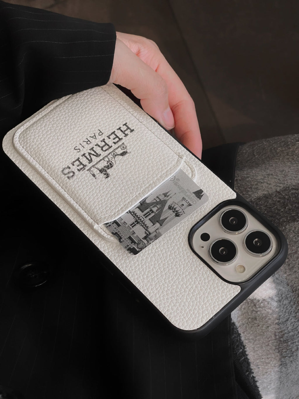 Luxurious pebbled leather card holder case
