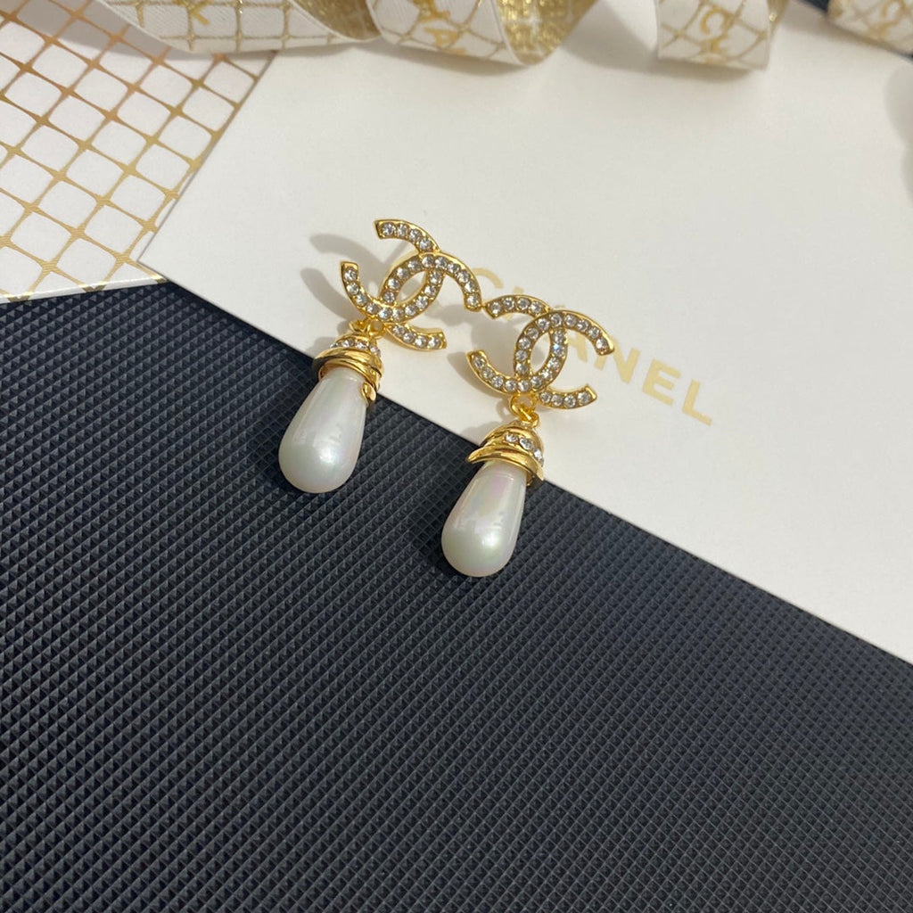 Elegant Rhinestone Pearl Earrings